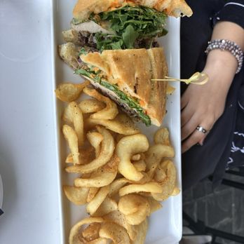 Truffle Pig Winery & Vineyards - Wineries Near Me - Temecula, California