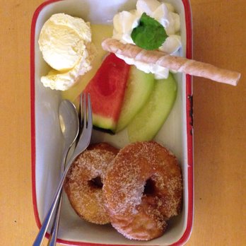 Bratwurst-Röslein - Apple fritter part of the 17.90 euro set menu - German Near Me - Nuremberg, BY