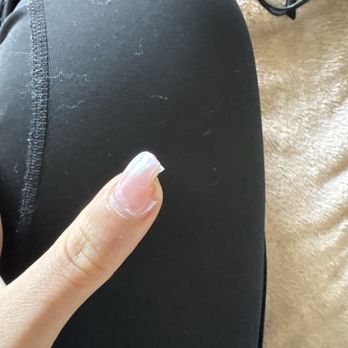 De Legend Nail Bar - Since the builder gel was separated from the tip it easily broke days after going back in to fix the issue again - Nail Salons Near Me - Tinley Park, Illinois