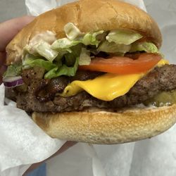 Shastina Food Mart - Bacon cheeseburger