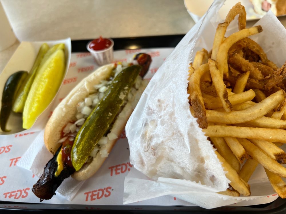 TED’S HOT DOGS Updated October 2024 92 Photos & 80 Reviews 3637