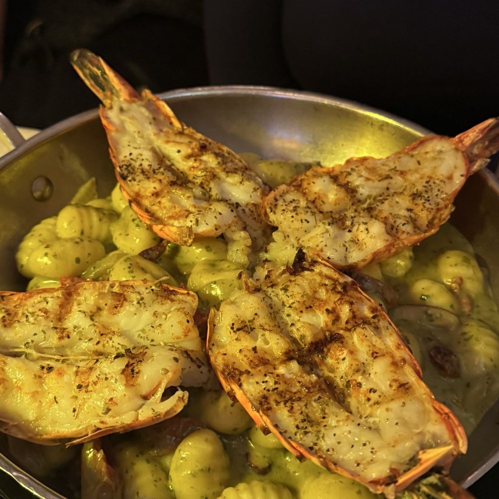 Jumbo SHRIMP with pesto gnocchi