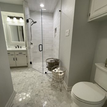 Hector Travieso - Full bath - General Contractors Near Me