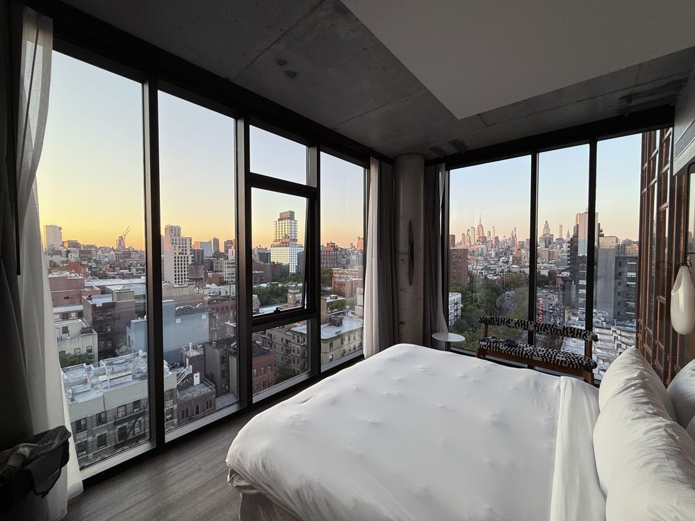 The Merchant Hotel, Sonder