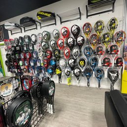 Racket wall Racket wall
