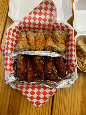 Gossip Shack GRAND AVE by null
