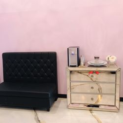Damini’s Beauty Salon - Waiting area