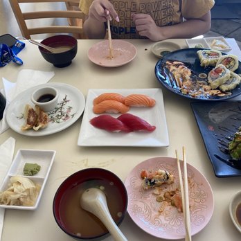 Goleta Sushi House - Gyoza, Salmon & Tuna Nigiri, Dynamite Roll, Banana Roll - Sushi Bars Near Me - Goleta, California Goleta Sushi House - Gyoza, Salmon & Tuna Nigiri, Dynamite Roll, Banana Roll - Sushi Bars Near Me - Goleta, California