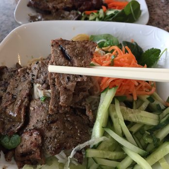 Pho Xyclo - Grilled beef and spring roll vermicelli bowl $11 - Vietnamese Near Me - Niagara Falls, Ontario Pho Xyclo - Grilled beef and spring roll vermicelli bowl $11 - Vietnamese Near Me - Niagara Falls, Ontario