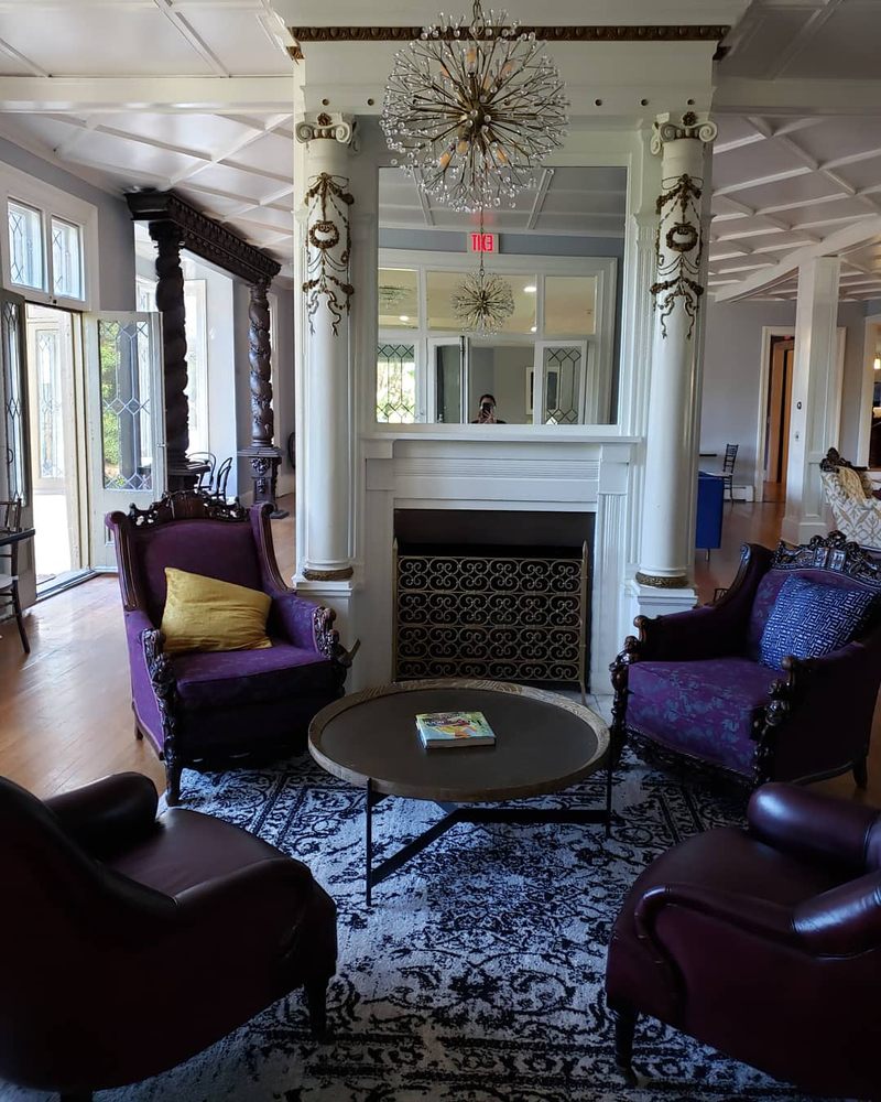 SEVEN HILLS INN Updated August 2024 112 Photos & 43 Reviews 40 Plunkett St, Lenox