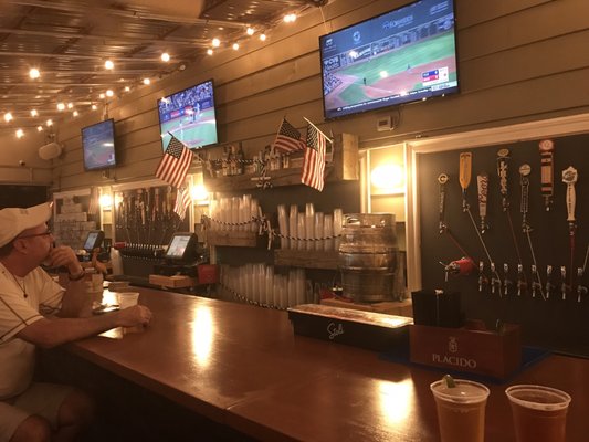 Barley on the Hudson by null