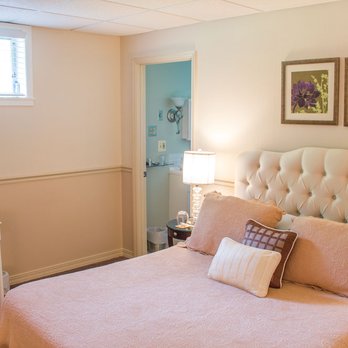 Mountain Meadows Bed and Breakfast - Cozy Sage Room - Hotels Near Me - New Paltz, New York Mountain Meadows Bed and Breakfast - Cozy Sage Room - Hotels Near Me - New Paltz, New York
