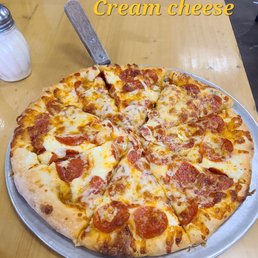Cream cheeses pizza