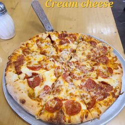 Kersey Pizza - Cream cheeses pizza