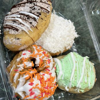 Beiler's Bakery - Oreo, key lime, coconut custard, French cruller vanilla - Bakeries Near Me - Philadelphia, Pennsylvania Beiler's Bakery - Oreo, key lime, coconut custard, French cruller vanilla - Bakeries Near Me - Philadelphia, Pennsylvania