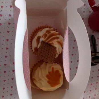 MY Cupcake - Top: Speculoos. Bottom: Mango-passion - Cupcakes Near Me - Lyon, 69