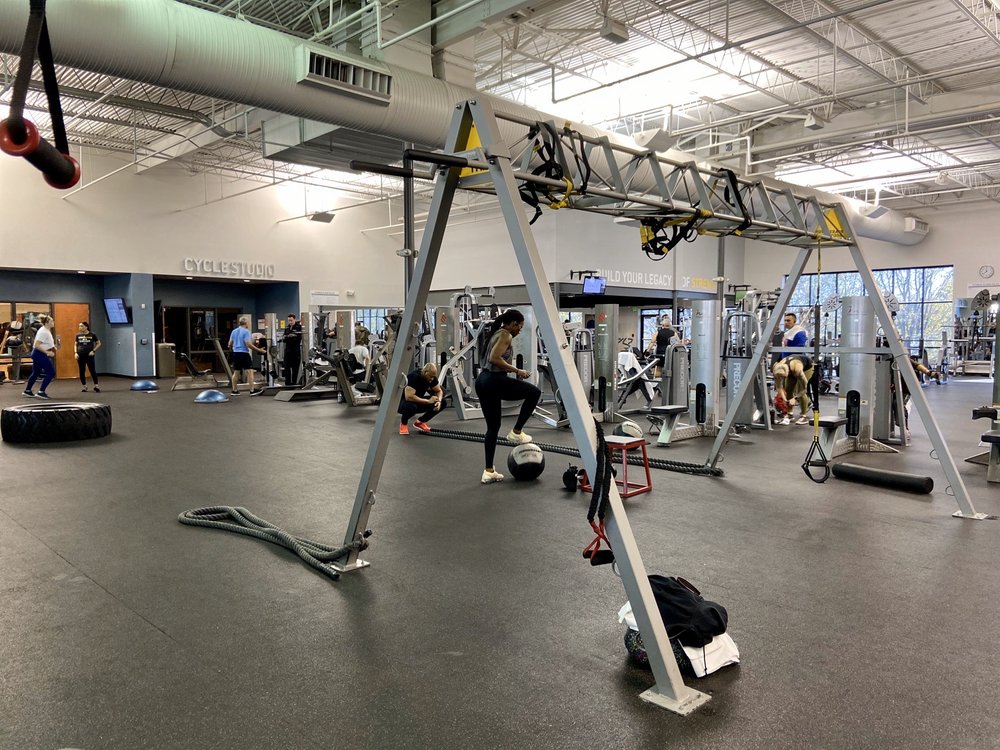 Gold's Gym San Antonio, San Antonio Roadtrippers