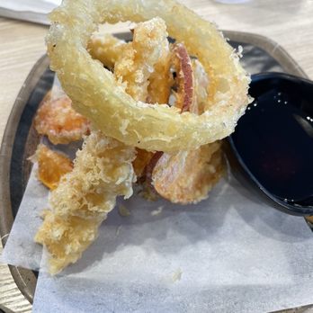 Tanoshi Japanese Bistro - mixed tempura - Sushi Bars Near Me - Walnut Creek, California