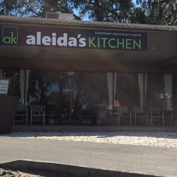 Aleida's Kitchen - exterior view, park around the back - Dominican Near Me - Brandon, Florida