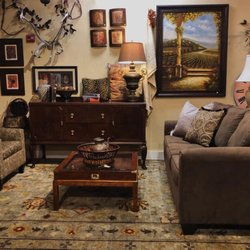 The Avant Garden - We stage spaces to help you visualize items in your home.