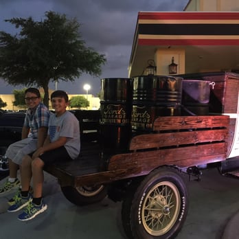 Ford's Garage - Cool atmosphere - Burgers Near Me - Brandon, Florida Ford's Garage - Cool atmosphere - Burgers Near Me - Brandon, Florida