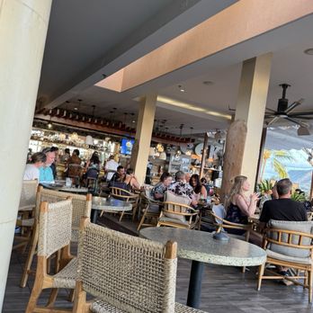 Deck. - Interior - Hawaiian Near Me - Honolulu, Hawaii