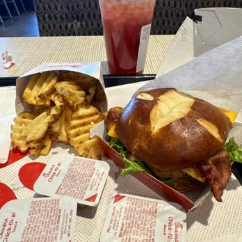 Chick-fil-A - Chicken Shop Near Me - Sparks, Nevada