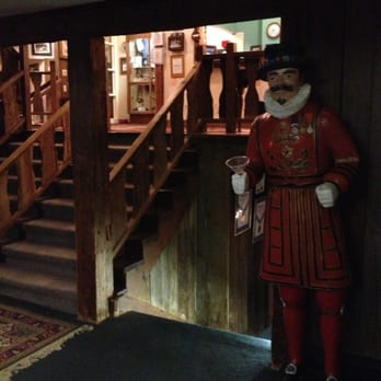 Summit Lodge - Tons of charm from the lobby to the bar to the library - Hotels Near Me - Killington, Vermont