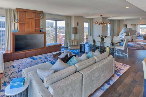 Hilton Norfolk The Main by null