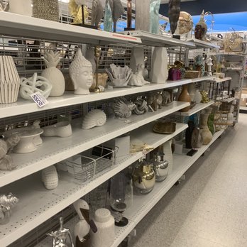 Ross Dress for Less - The fantastic selection of items to buy to decorate your house - Department Stores Near Me - Reno, Nevada