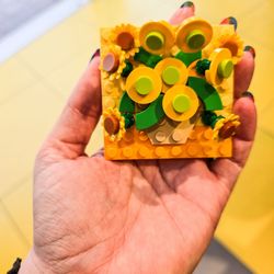 Mini sunflowers lego build