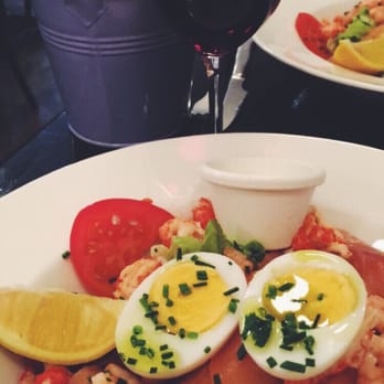 Le Café Parisien - Too good! Would come back just for this salad! - Brasseries Near Me - Paris, 75 Le Café Parisien - Too good! Would come back just for this salad! - Brasseries Near Me - Paris, 75
