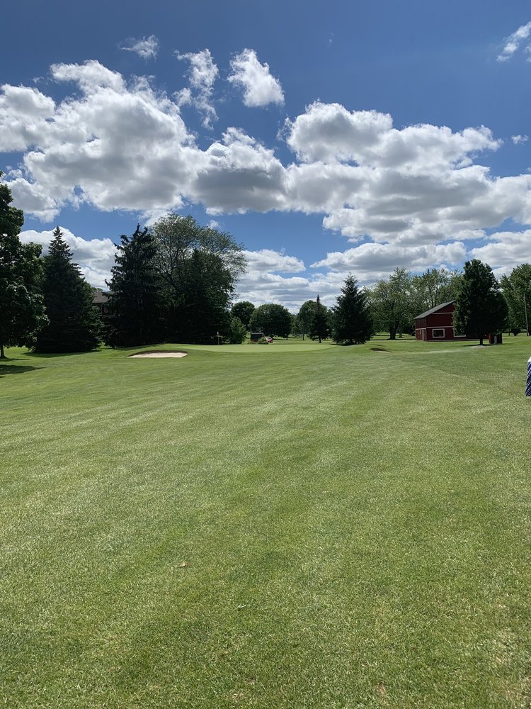 LEROY COUNTRY CLUB Updated June 2024 11 Photos & 11 Reviews 7759 E Main Rd, Le Roy, New