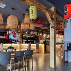 Takkii Ramen - Interior Decor