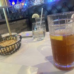 Unsweetened iced tea. No sugar bowl appeared!! Unsweetened iced tea. No sugar bowl appeared!!
