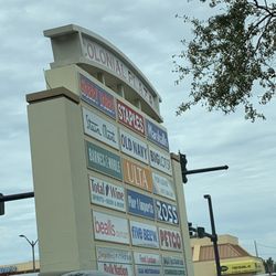 Colonial Plaza Center