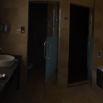 Lough Eske Castle - Bathroom - Hotels Near Me - Donegal Town, DL