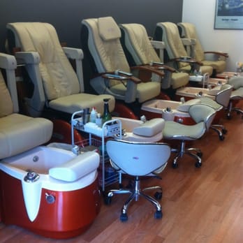 Logan Square Nail Salon - Pedicure station. - Nail Salons Near Me - Chicago, Illinois
