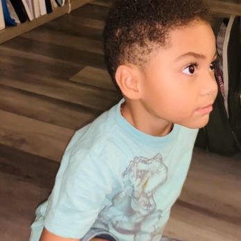 Universal Barber Shop - Shape up #2 on the side for my 2 yr old mulatto son. Carlos was the barber and he was excellent! - Barbers Near Me - Casselberry, Florida Universal Barber Shop - Shape up #2 on the side for my 2 yr old mulatto son. Carlos was the barber and he was excellent! - Barbers Near Me - Casselberry, Florida