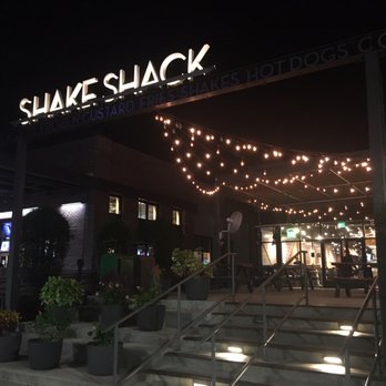 Shake Shack I-Drive - Ice Cream & Frozen Yogurt Near Me - Orlando, Florida