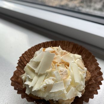 Dahlia Bakery - Coconut pie bite Very refreshing! - Bakeries Near Me - Seattle, Washington Dahlia Bakery - Coconut pie bite Very refreshing! - Bakeries Near Me - Seattle, Washington