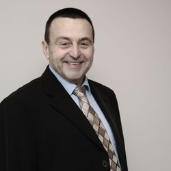 Winright Connors - Dennis has been practising law for more than 30 years, and practises Family Law, Wills & Estates Law, and some general civil litigation.