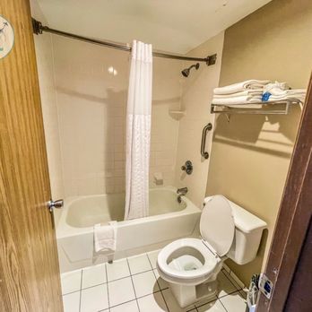 Super 8 by Wyndham Eureka Springs - Hotels Near Me - Eureka Springs, Arkansas Super 8 by Wyndham Eureka Springs - Hotels Near Me - Eureka Springs, Arkansas