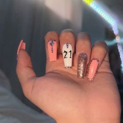 MiMi Nails - Her recreation of it ($75)