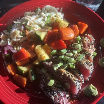 Strap Tank Brewery - Ahi Tuna with veggies - American Near Me - Springville, Utah Strap Tank Brewery - Ahi Tuna with veggies - American Near Me - Springville, Utah