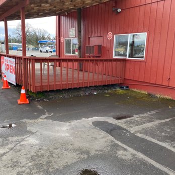 Big Burger Drive-In - Side patio - Burgers Near Me - Molalla, Oregon Big Burger Drive-In - Side patio - Burgers Near Me - Molalla, Oregon