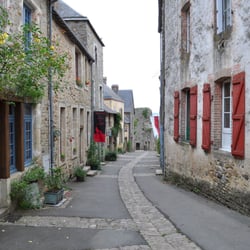 Village de Sainte-Suzanne