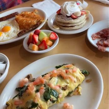 I Heart Pancakes - Spinach and Swiss Cheese Omelette - Pancakes Near Me - Santa Ana, California I Heart Pancakes - Spinach and Swiss Cheese Omelette - Pancakes Near Me - Santa Ana, California