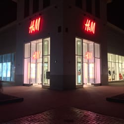 H&M - 2016-01-14 19.38.49; H&M @ Carriage Crossing, Collierville TN