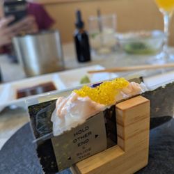moment sushi - Scallop handroll slide